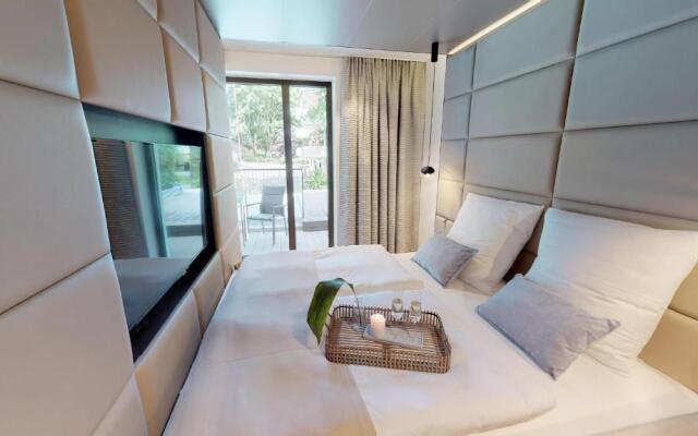 White Pearl Apartment 0.09