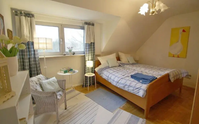 Ferienwohnung mit Terrasse und Privatsee