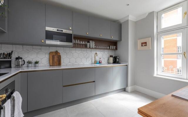 Beautiful 2 bed apt in Mayfair, Close to Tube