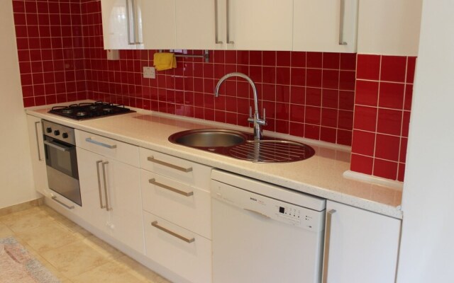 Lovely 3 Bedroom House With Large Garden