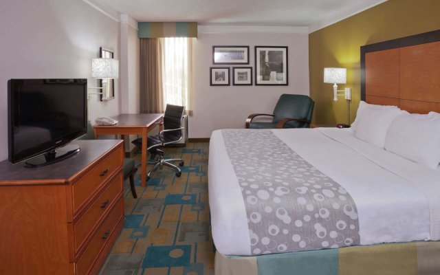 La Quinta Inn & Suites by Wyndham Houston Stafford Sugarland