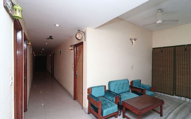 OYO 16006 Hotel Meedo's Grand