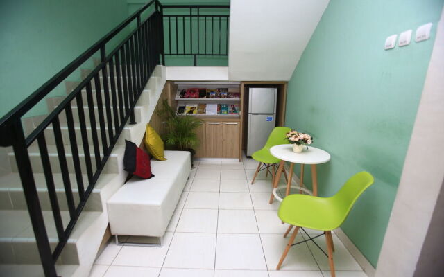 RedDoorz @ Karet Pedurenan 2