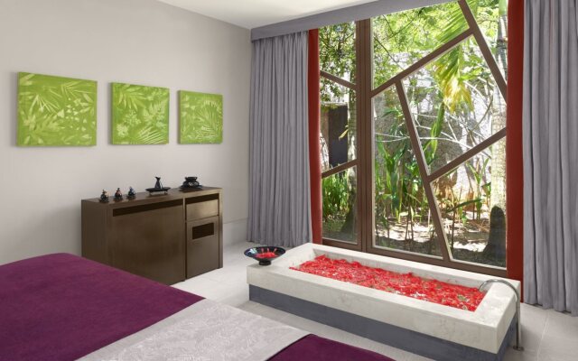 Avani+ Barbarons Seychelles