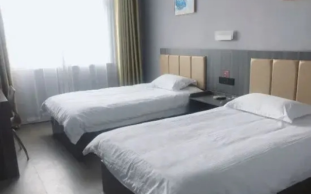 Home Inn Huaxuan Select Hotel (Huaxuan Select Hotel, Suchang West Road, Dongping County, Tai'an)