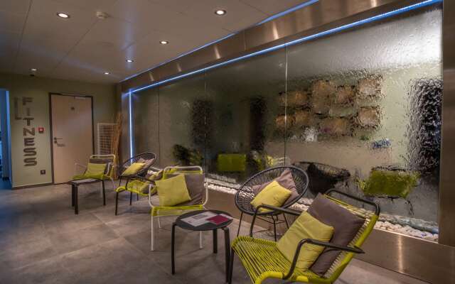 Kyriad Prestige Lyon Est - Saint Priest Eurexpo Hotel and Spa