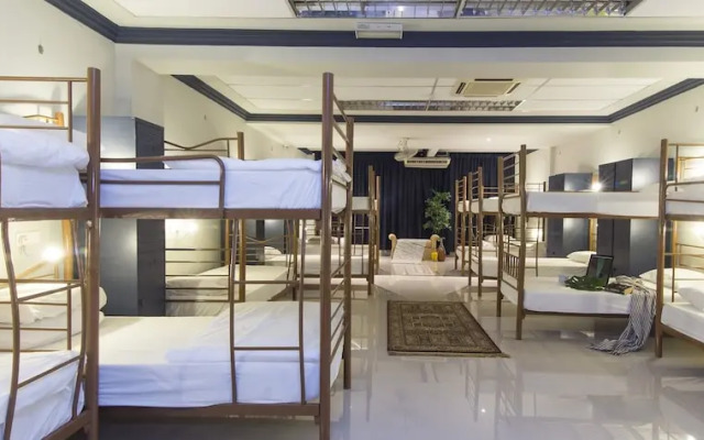 ZEN Hostel The Bed Station