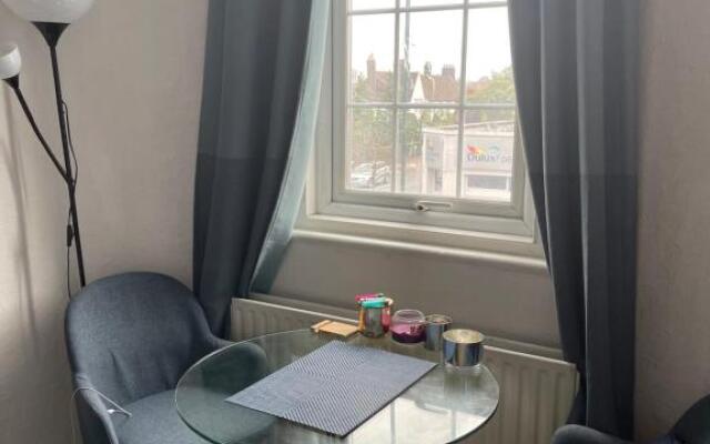 Studio Flat London Finchley Rd NW11
