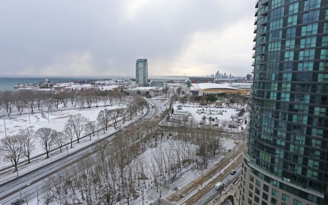Neptune Townflats Premier 2 Bedrooms Condo Downtown Toronto