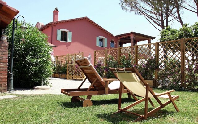 Cozy Holiday Villa in Grosseto with Swimming Pool