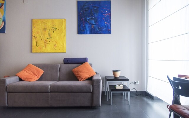 High Rise Studio Flat near Metro Stop