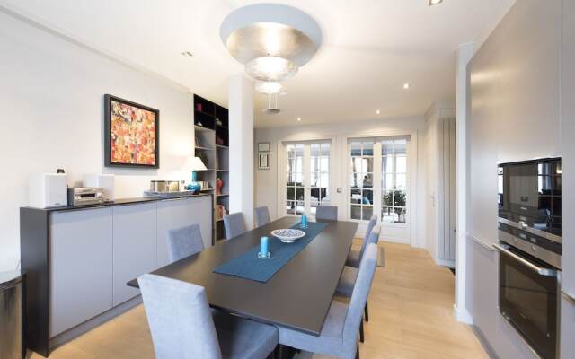 Sophistication on Mozart Avenue