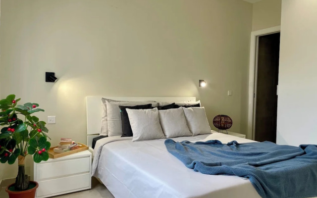 Bugibba Square Seafront LUX Apartments