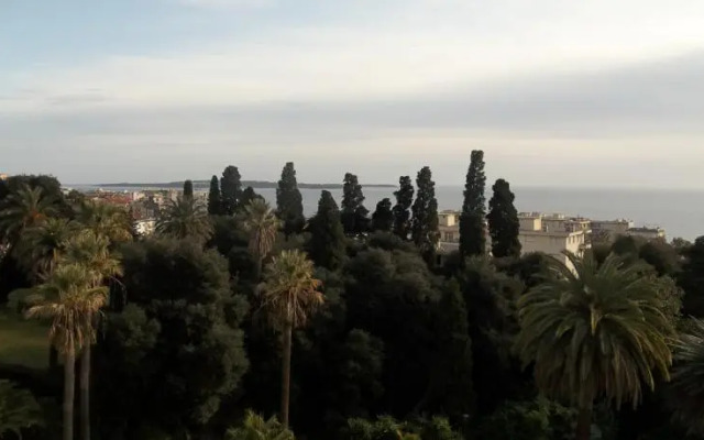 French Booking Cannes Chateau