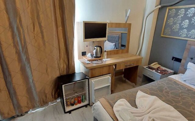 Paris Hotel Cafe Restaurant