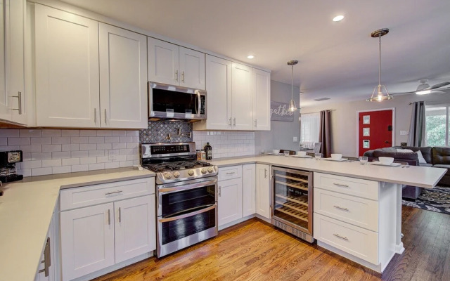 Charming Home Near Highlands Square Park