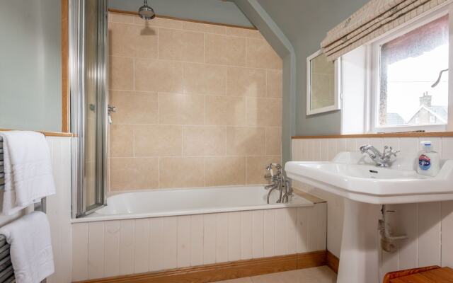 The Stables Loft, Close to Elie Beach