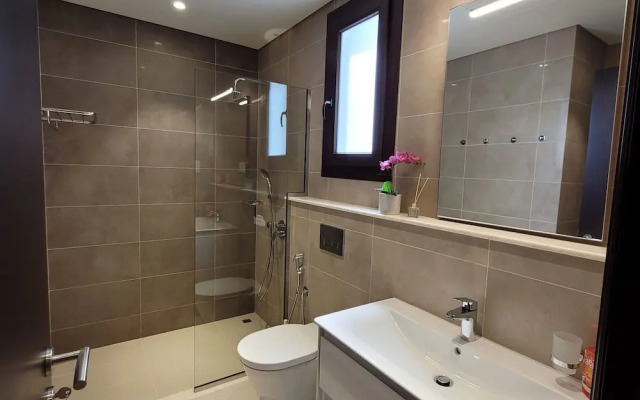 Chic 1-bedroom With Pool View