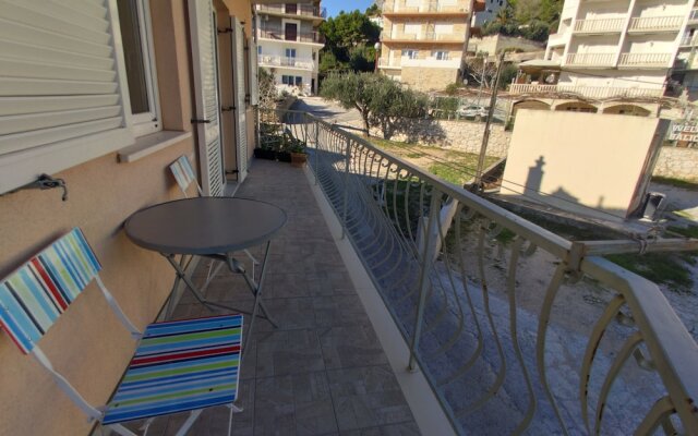 Beach Apartments with Pool