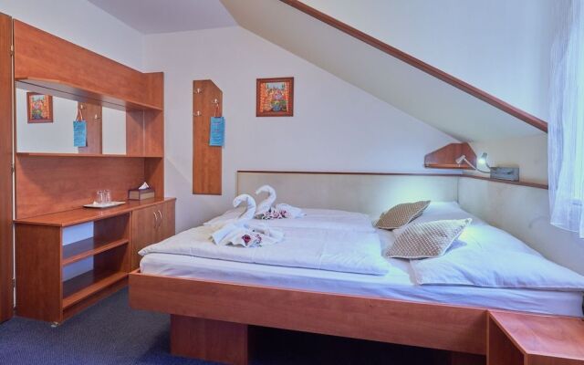Francis Spa Hotel