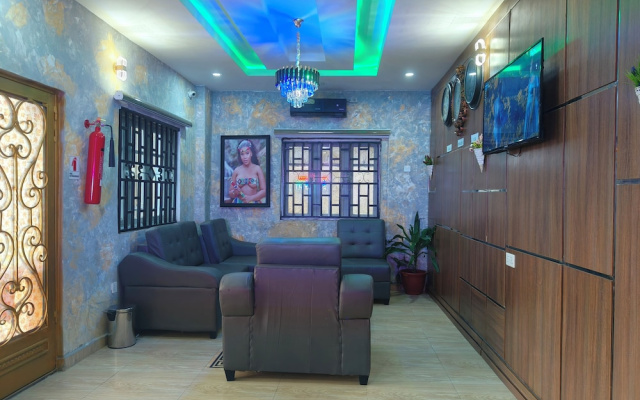 J Blitz International Hotel