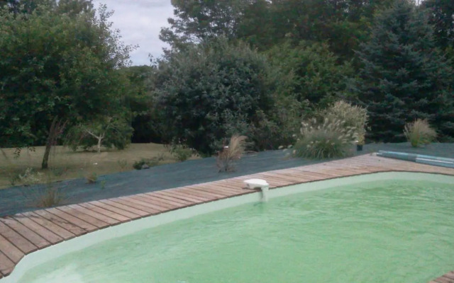 Le Clau Des Cerisiers