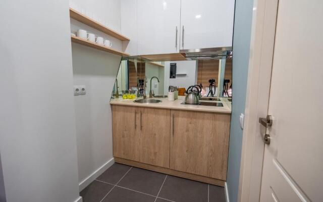 8 Rooms Apartotel On Meidan