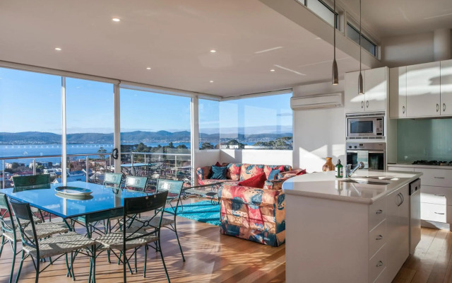 Sandy Bay Sensation