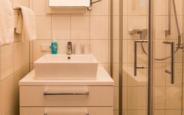 Frau Clara Haus - Ecke 3