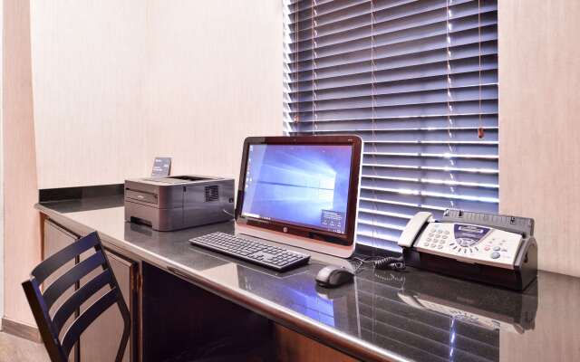 Quality Inn & Suites Beaumont