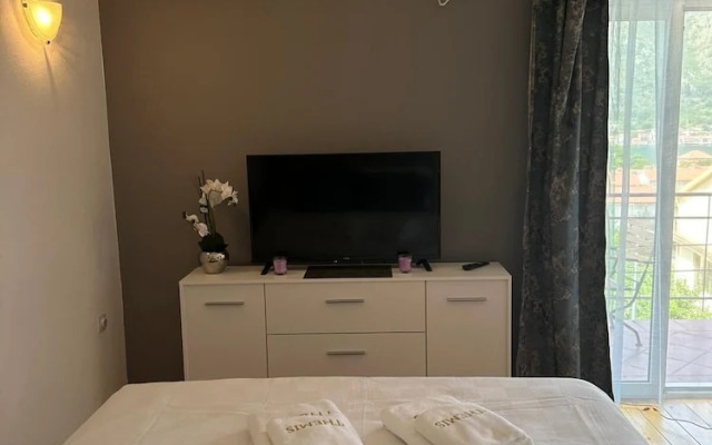 Themis Apart Hotel