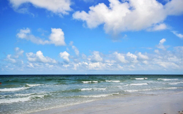 Shorehouse 401 by Vtrips