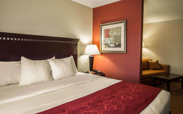 Comfort Suites Bloomington I-55 and I-74