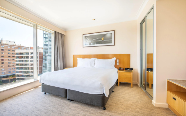 Holiday Inn Sydney Potts Point by IHG