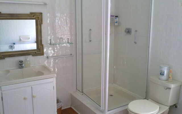Airlies Guest House
