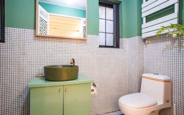 Shanghai Art Inn Vermeer