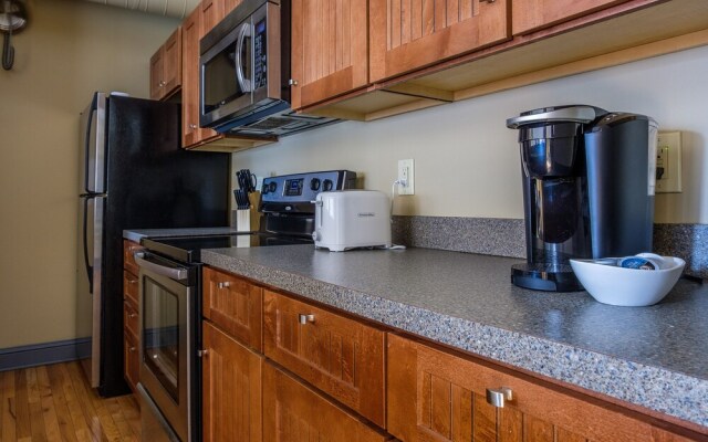 FRONTDESK 2015 East 4th Street Apts Downtown Cleveland