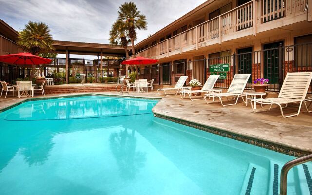 Best Western Shadow Inn