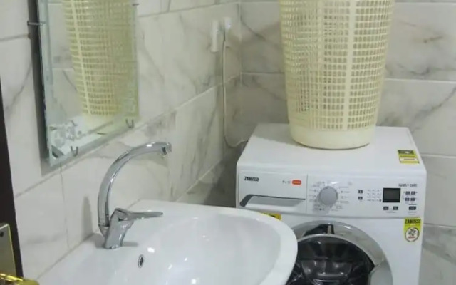 Three Bedroom Apartment With Pyramids View