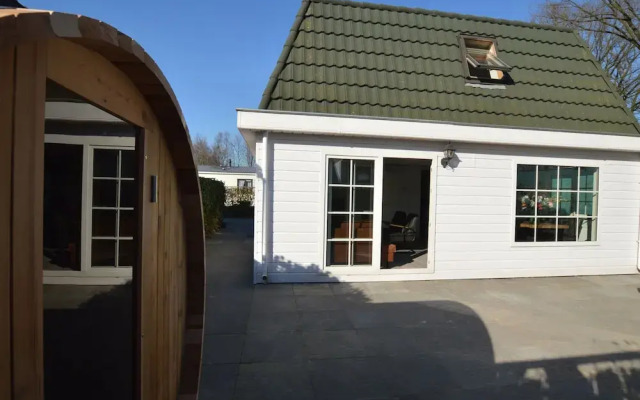 Lovely Holiday Home in Kaatsheuvel With Bubble Bath