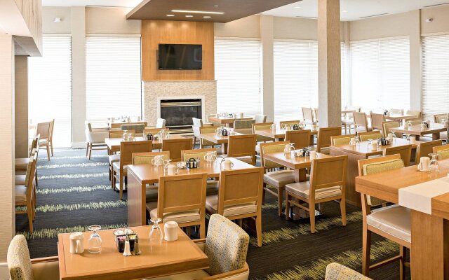 Holiday Inn Salem (I-93 At Exit 2)