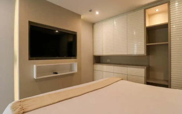w Sensational 1BR With Private Pool in Barranco
