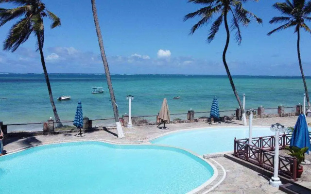 Sai Rock Beach Hotel & Spa