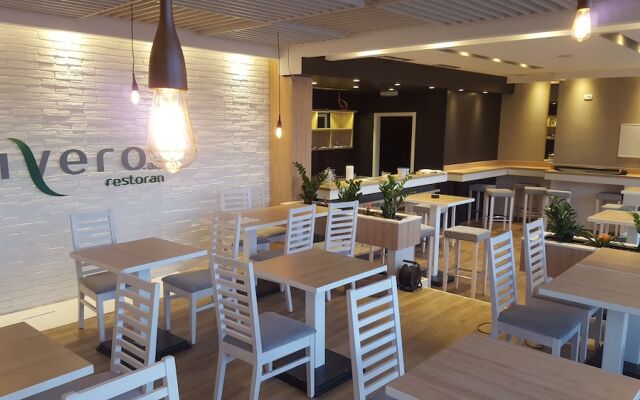 Motel Rivero A&S