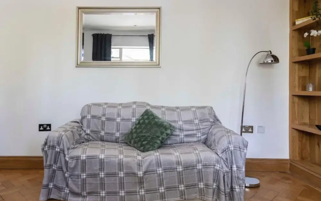 Warner House Apartments