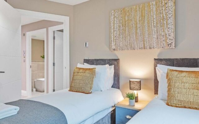 Ocean Walk | 2 Bedroom Apartment | Moments From The Seaside