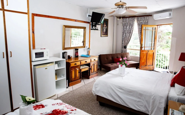 Woodpecker Guesthouse