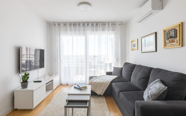 Apartment Diva, a nice condo with free parking