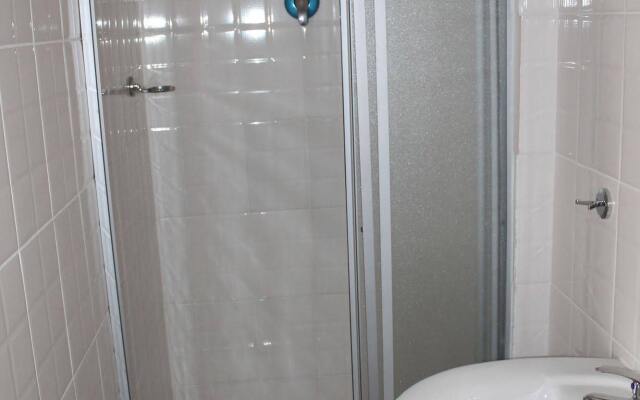 Mohlongwafatshe Guest House