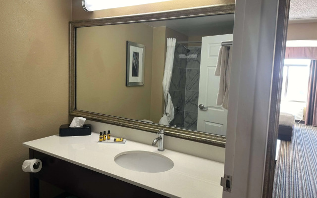 Wingate by Wyndham Harrisburg Near Hershey